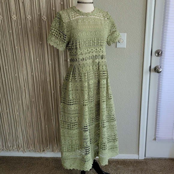 Vici Green Patterned Dress - Picture 2 of 6